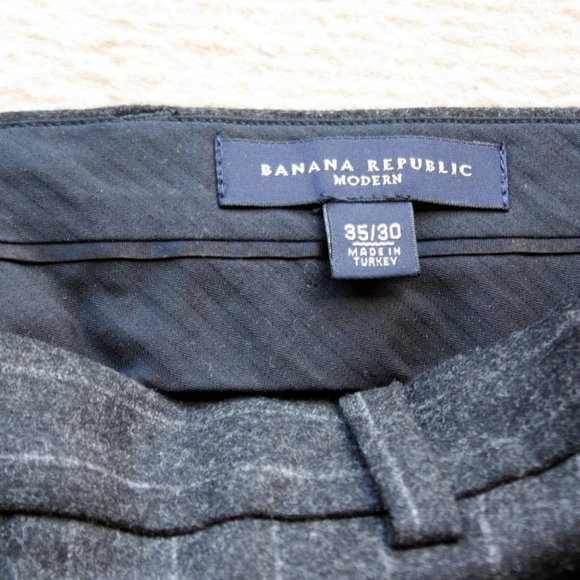 Banana Republic Wool & Cashmere Grey Pinstripe Suit w/original Garment Bag.42L - Picture 7 of 8